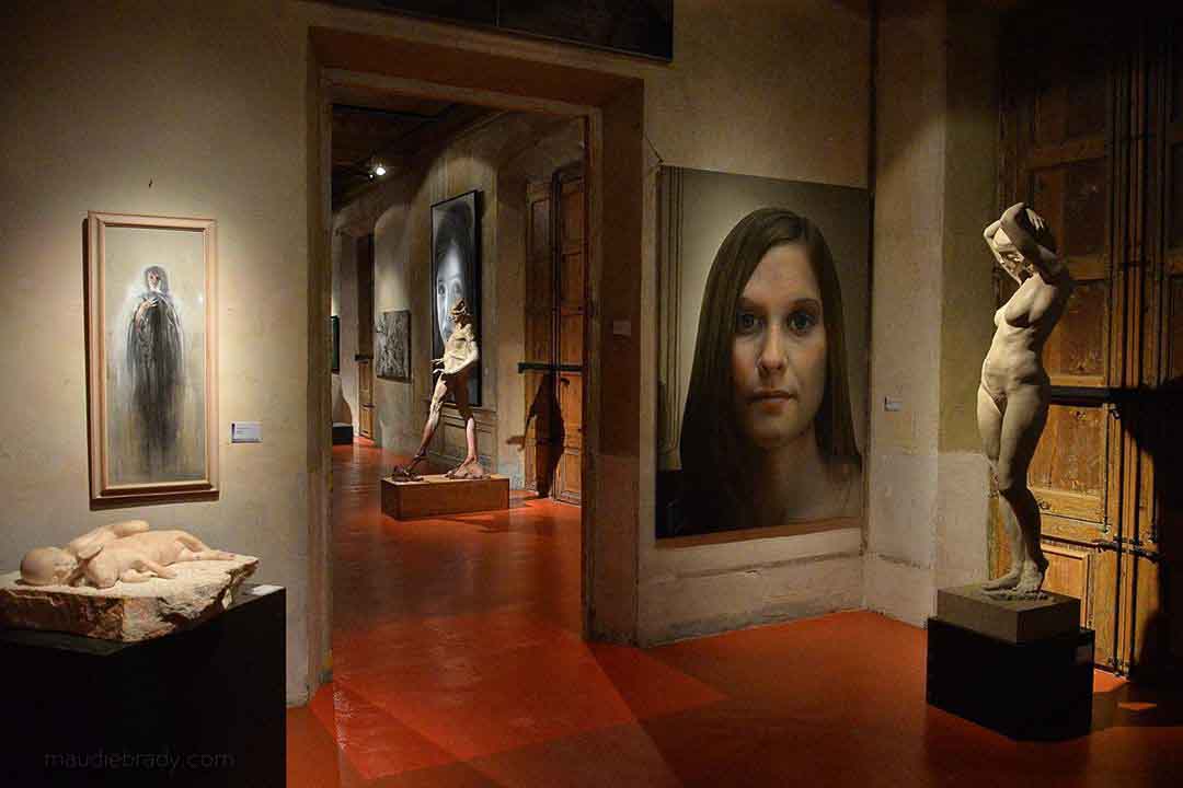 Laura life size sculpture in MEAM Barcelona